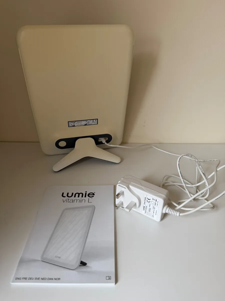 Lumie Vitami L Medical-grade SAD Light Therapy Lam - Image 2