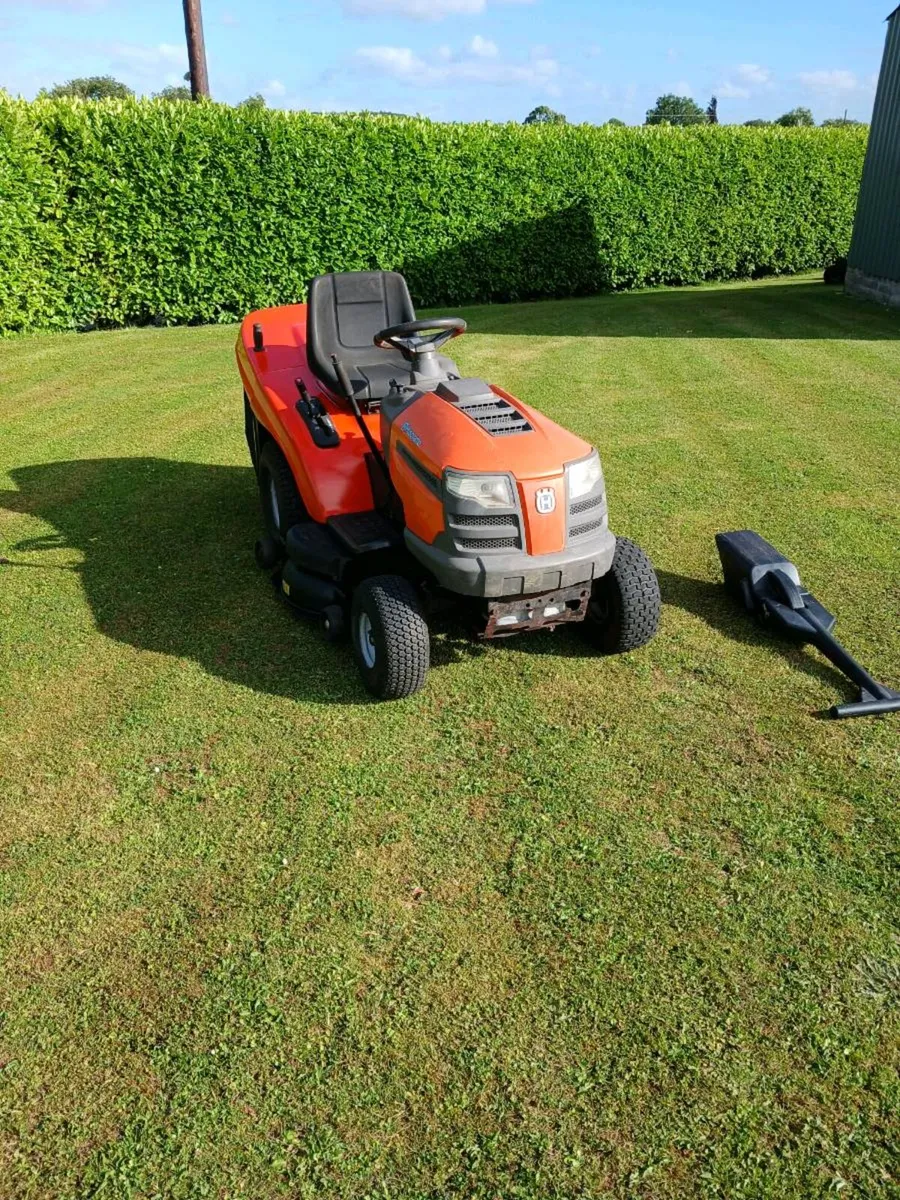 Husqvarna 23hp Twin cylinder B+S Hydrostatic - Image 2