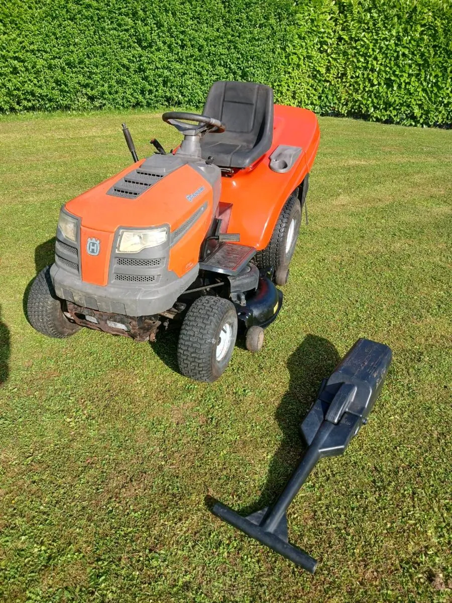 Husqvarna 23hp Twin cylinder B+S Hydrostatic - Image 3