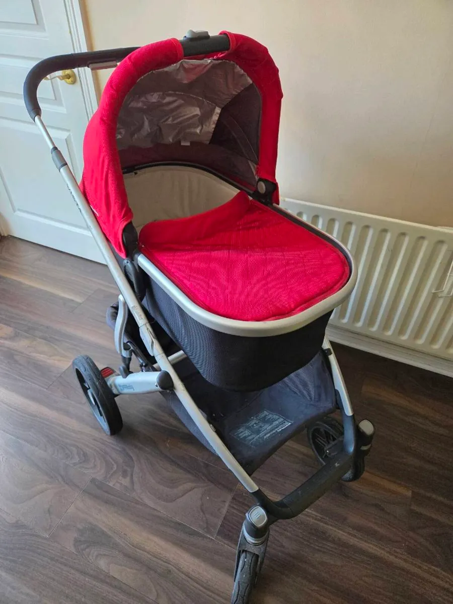 Uppa baby basinette and buggy - Image 1