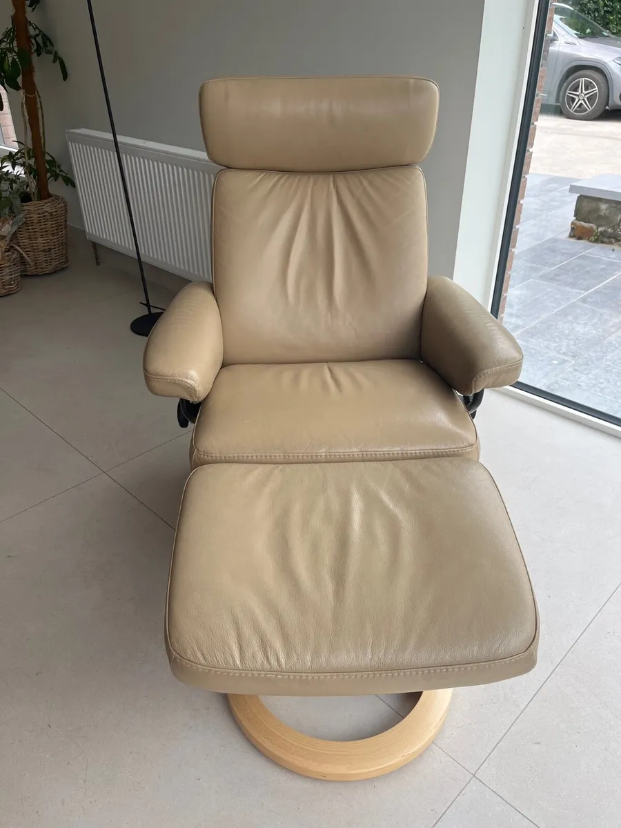 Stressless reclining chair - Image 1