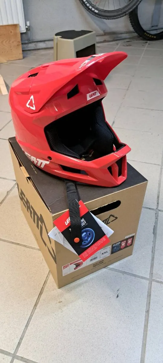 Mtb Helmet - Image 3