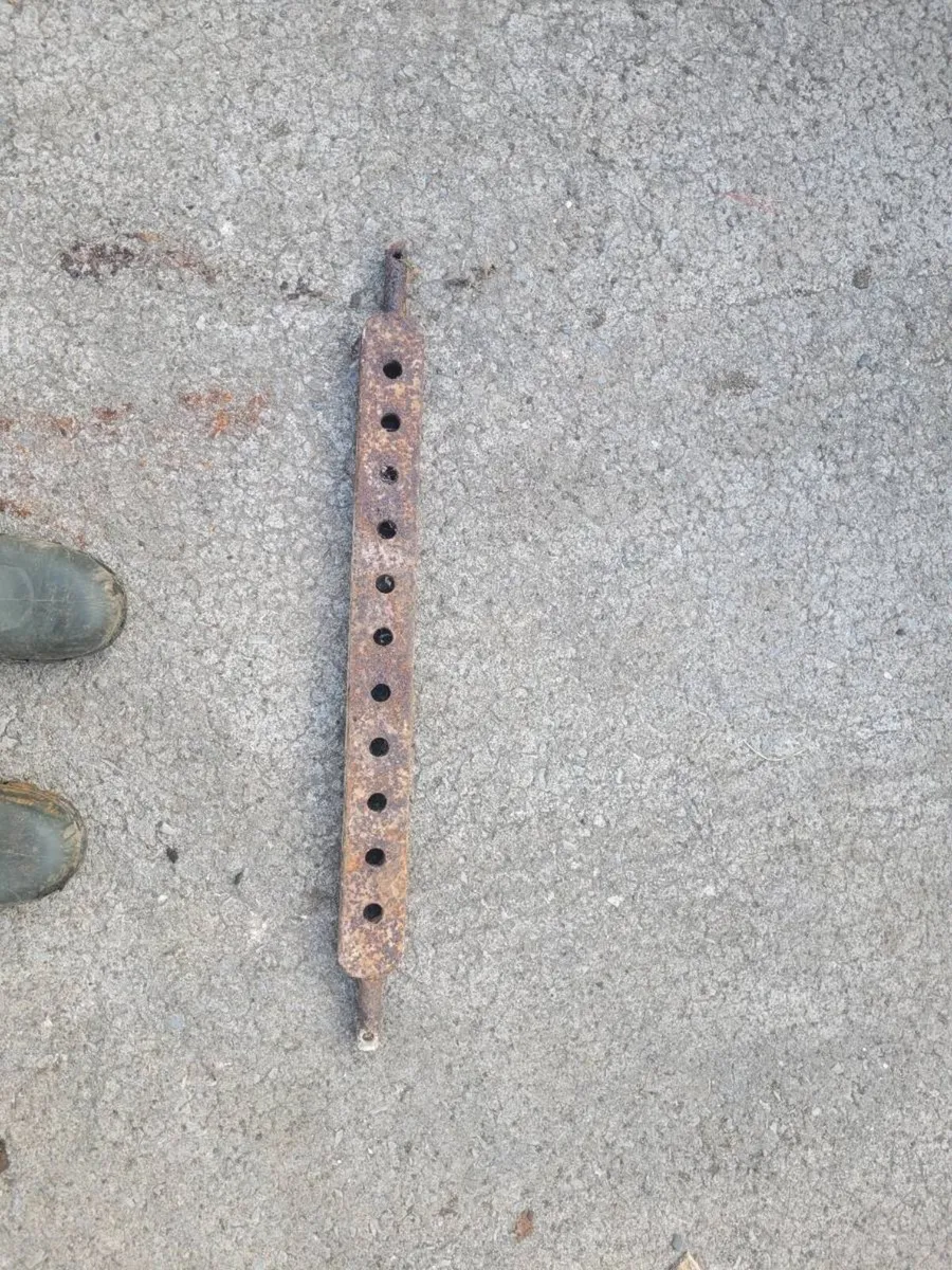 9 hole bar