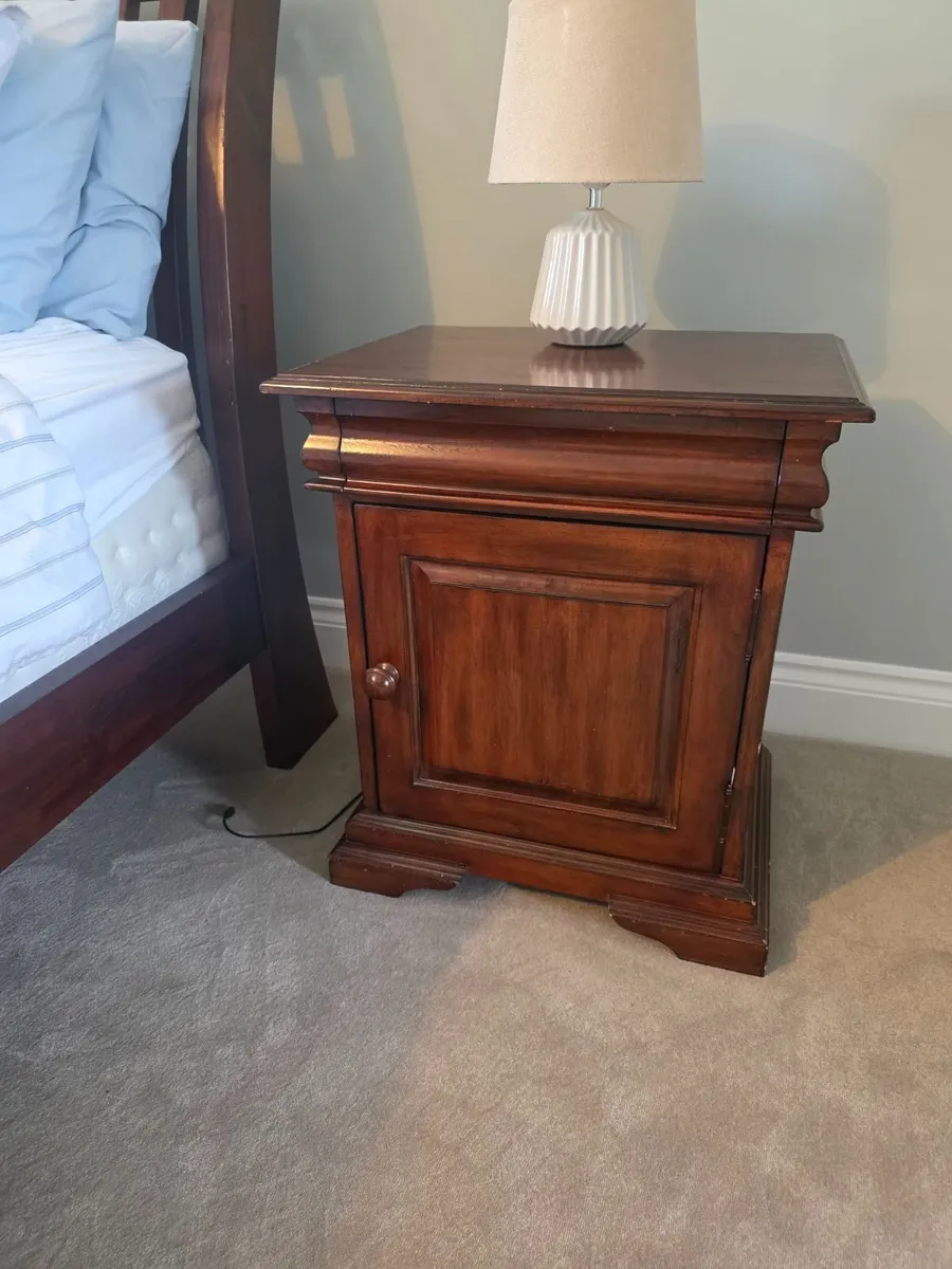 Kingsize Bed frame and bedside lockers - Image 1