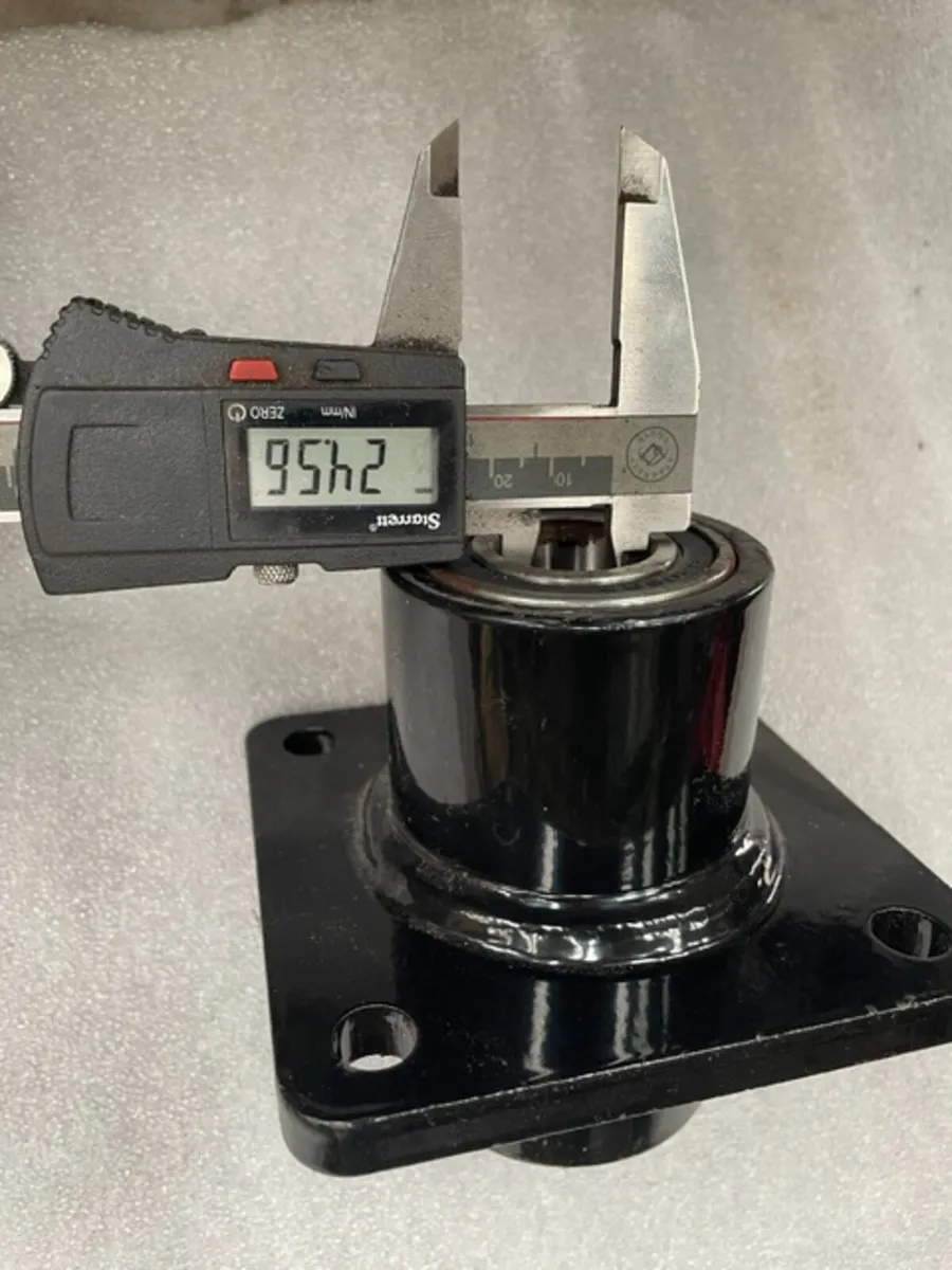 HOUSING WITH BEARINGS FOR FINISGING MOWER - Image 3