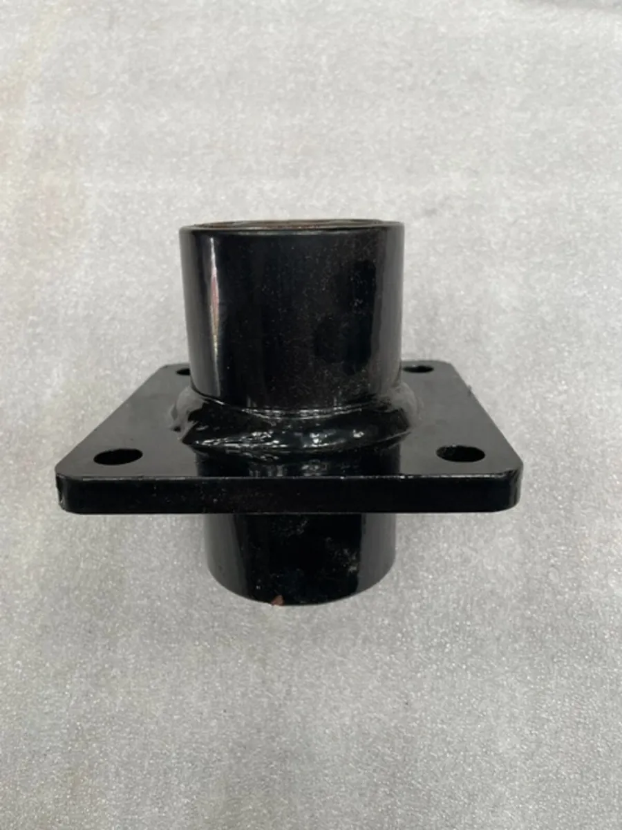 HOUSING WITH BEARINGS FOR FINISGING MOWER - Image 1
