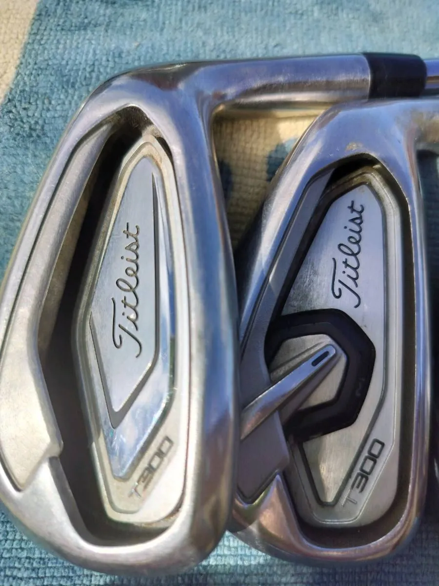 Titleist T300 irons regular shafts - Image 2