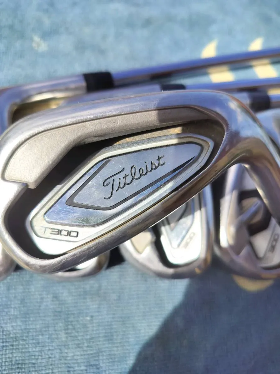Titleist T300 irons regular shafts - Image 3