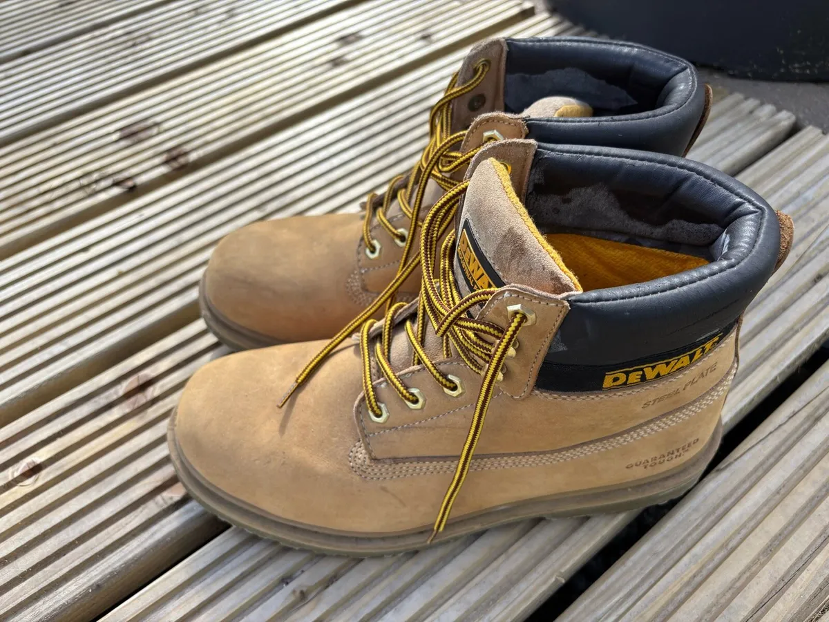 Boots - Image 2