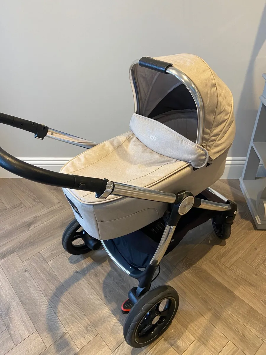 Mamas & Papas Ocarro Travel System - Image 2