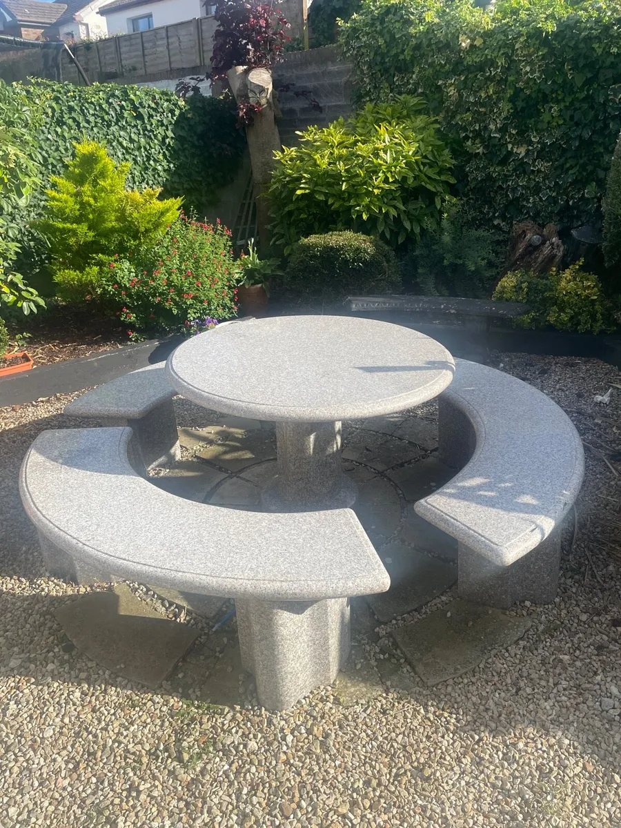Granite outdoor set - Image 1