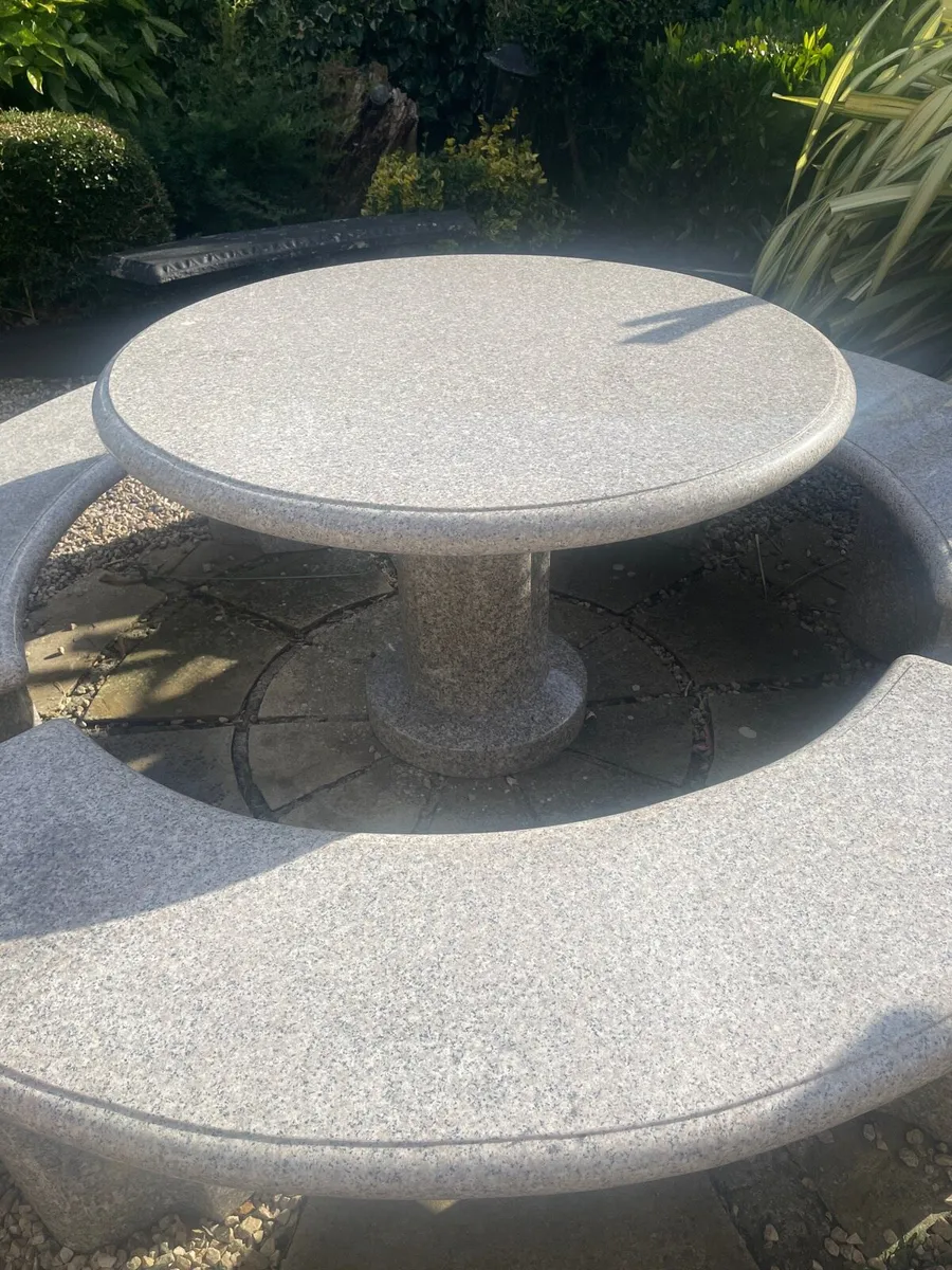 Granite outdoor set - Image 2