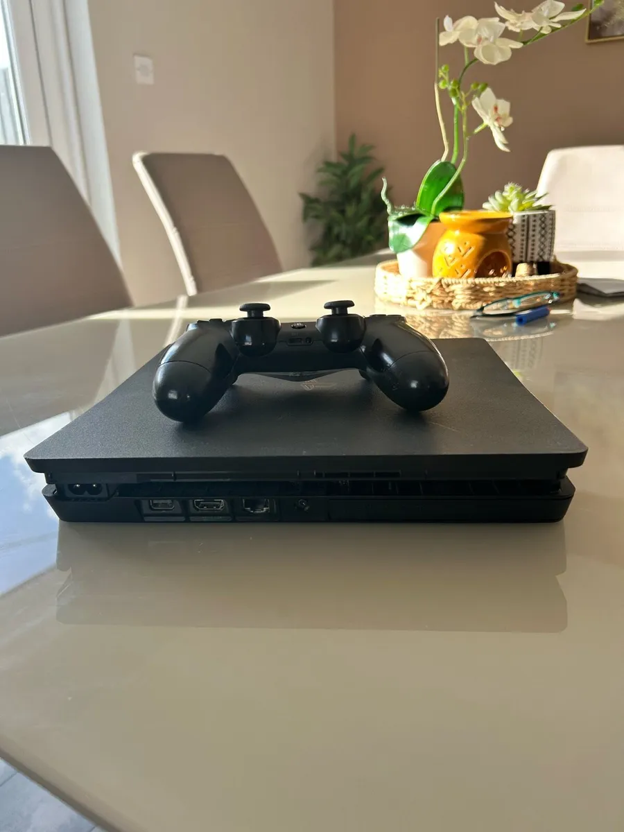 PlayStation 4 - Image 2