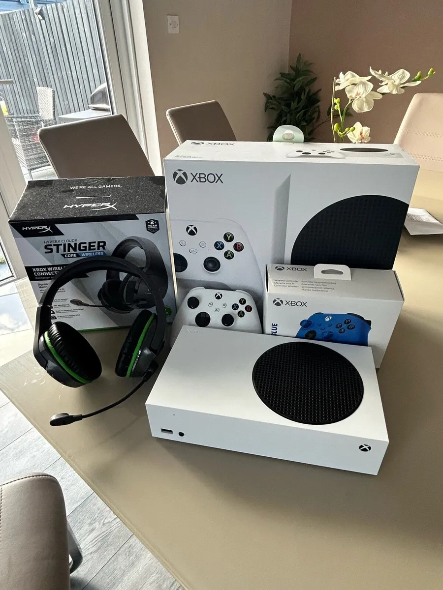 Xbox series S bundle - Image 1