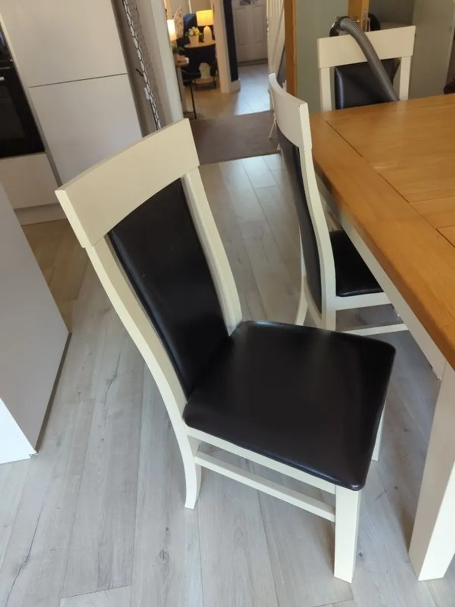 Dining Table 6 chairs - Image 4