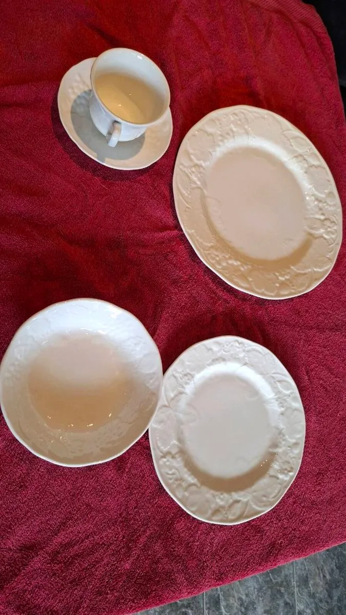 Full set of Wedgwood - Image 1