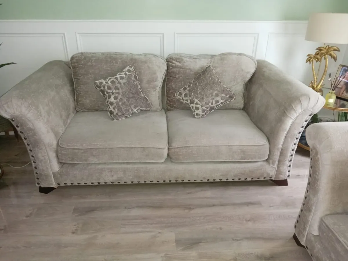 3&2 Seaters Glenkeen furniture - Image 2