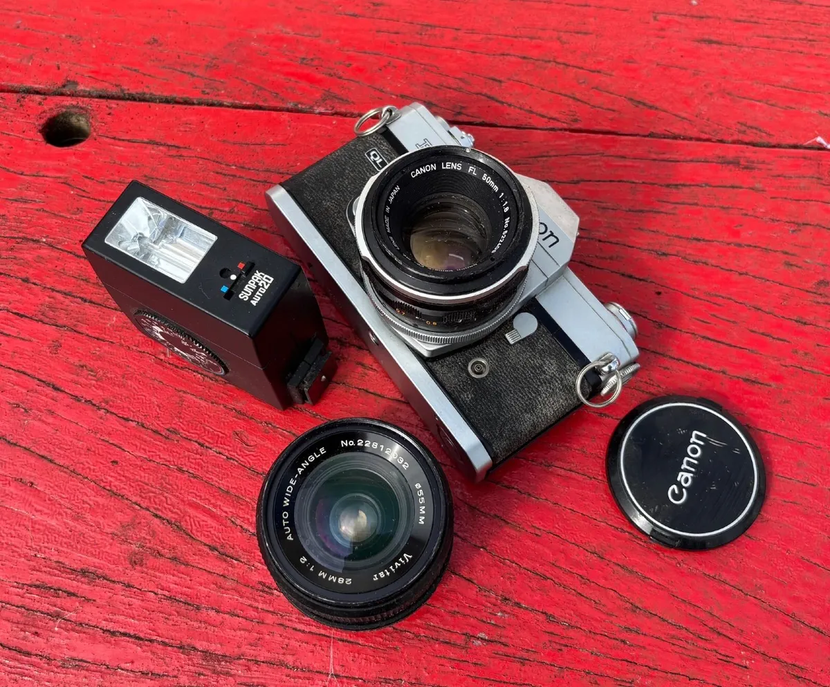 Canon camera Model FT-QL w/50mm F1.8 28mm F2 Flash - Image 1