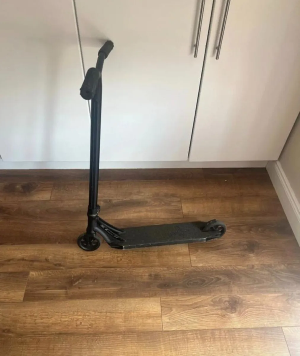 Ethic scooter - Image 1