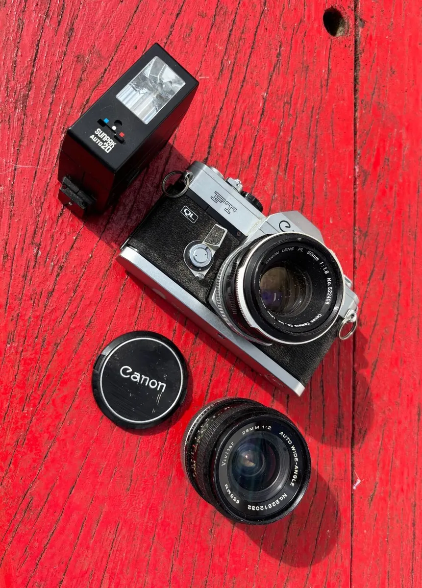 Canon camera Model FT-QL w/50mm F1.8 28mm F2 Flash - Image 2