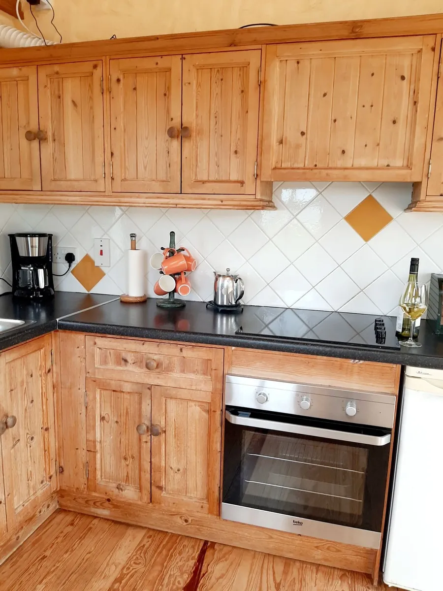 4 star Holiday Home beside Fanore Beach, Clare - Image 2