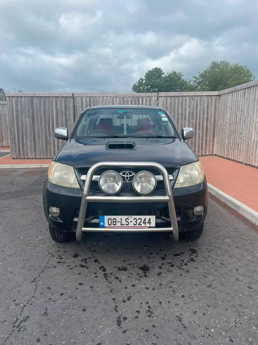 Toyota Hilux - Image 1
