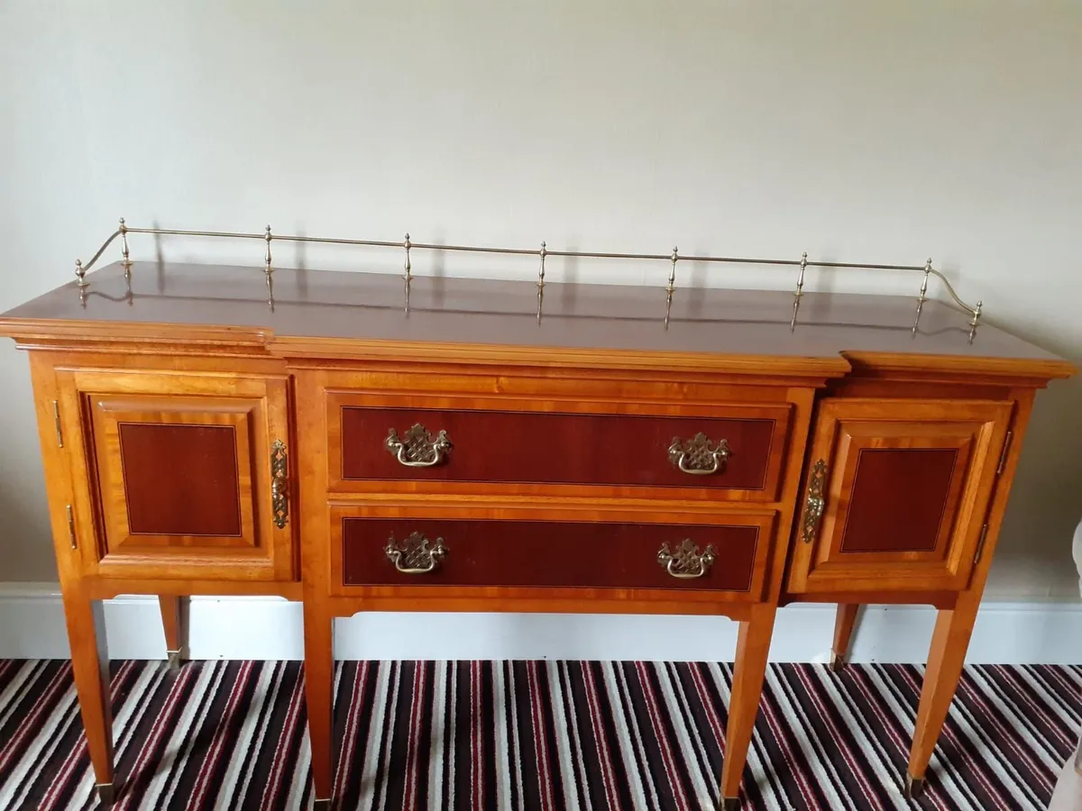 ANTIQUE STYLE CONSOLE TABLE - Image 3