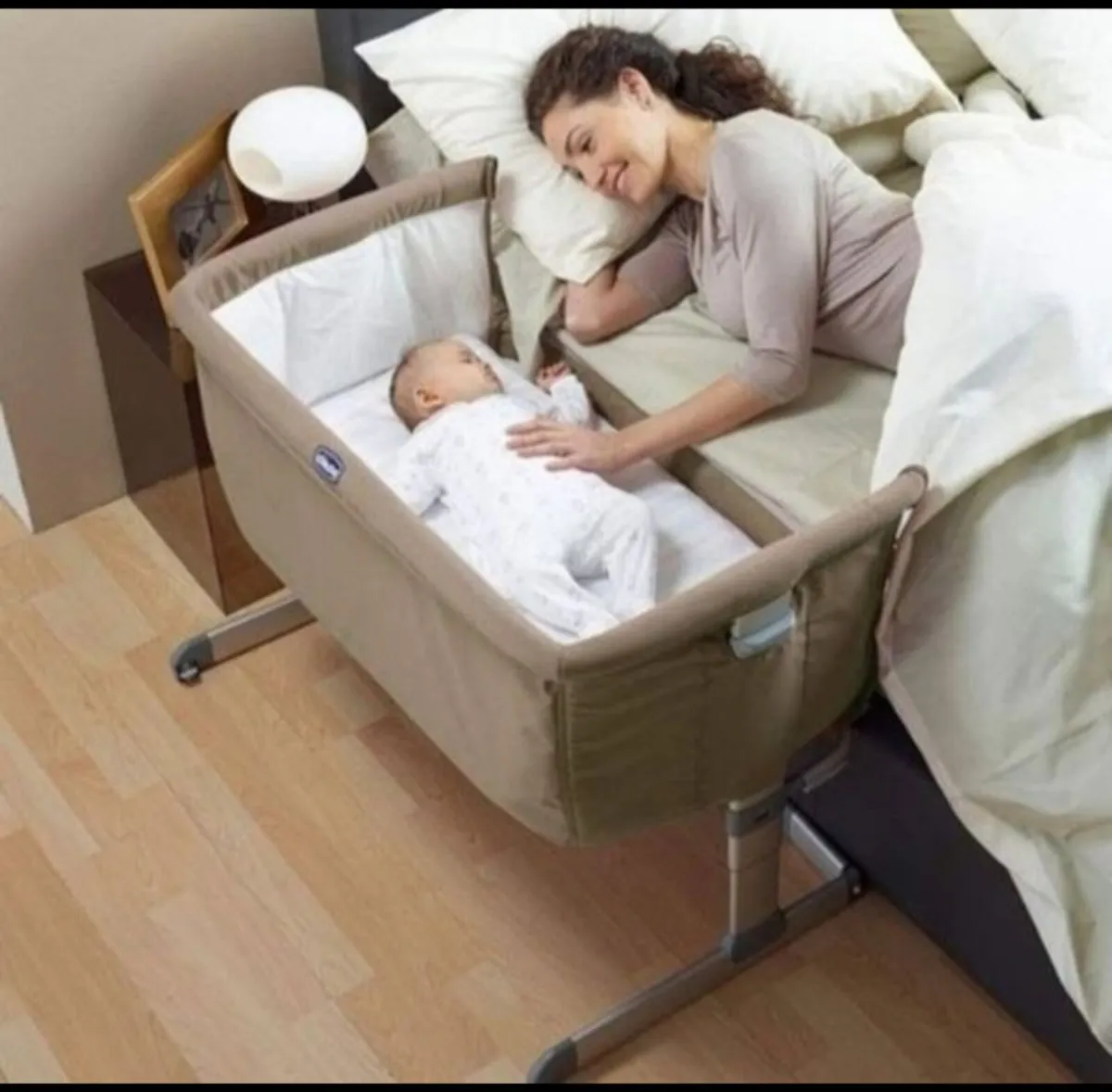 Chicco bedside crib - Image 3