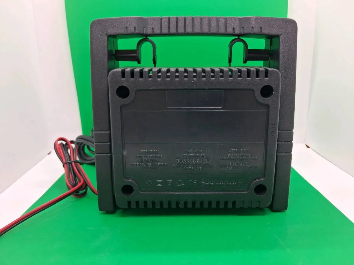 Postage - Selmar Battery Charger Brand New - Image 3