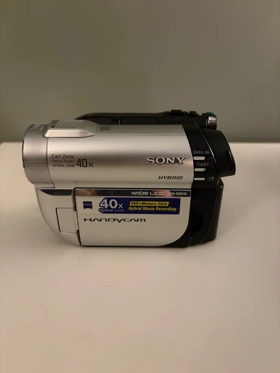 Sony Handycam camcorder - Image 3