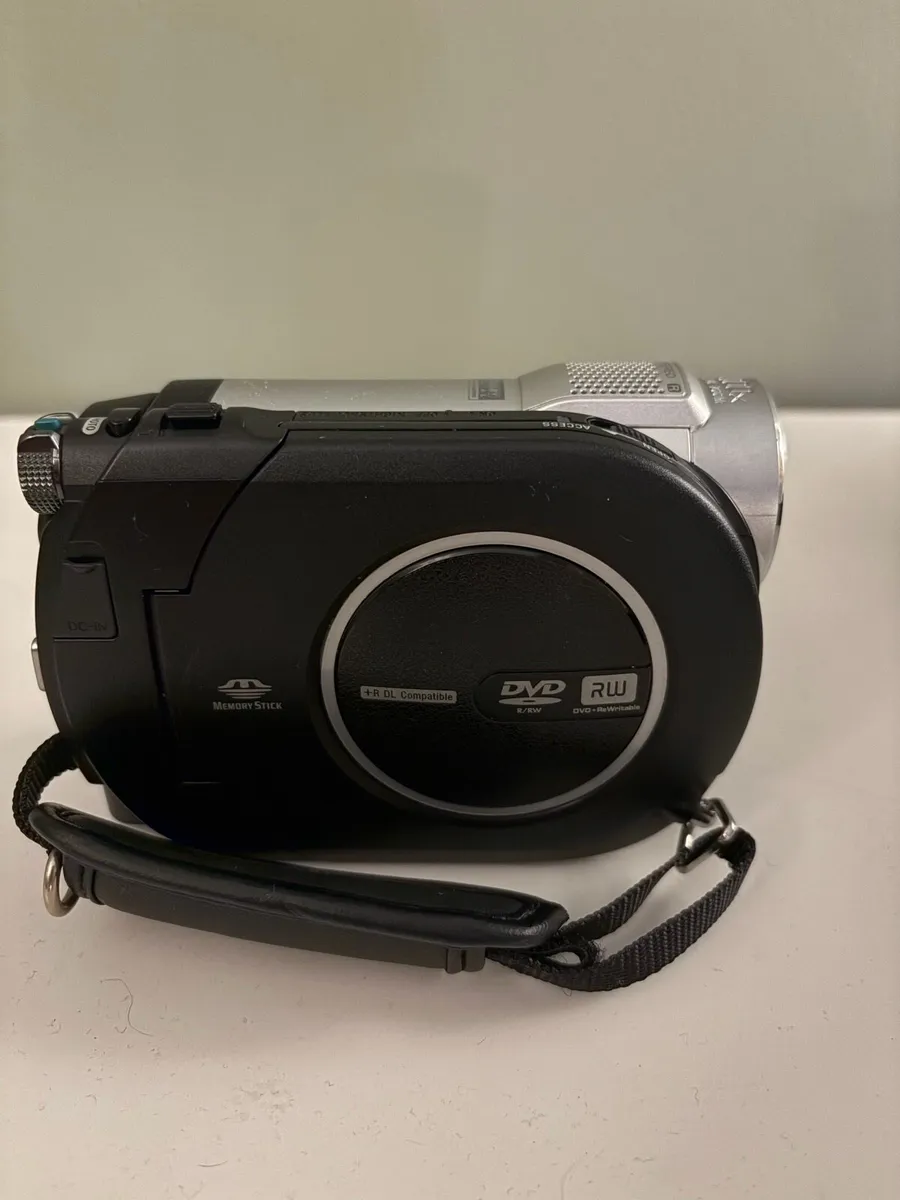 Sony Handycam camcorder - Image 4