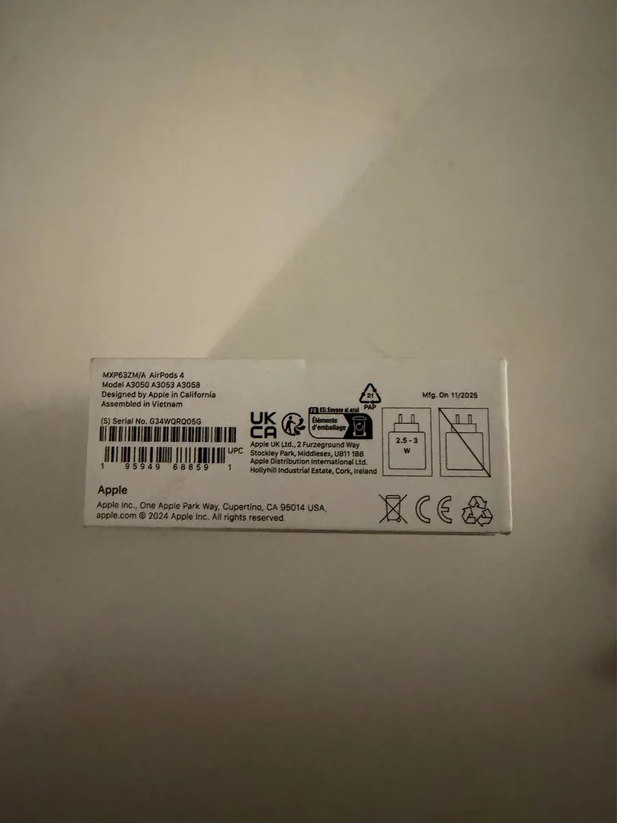 Apple AirPods 4 - Image 3