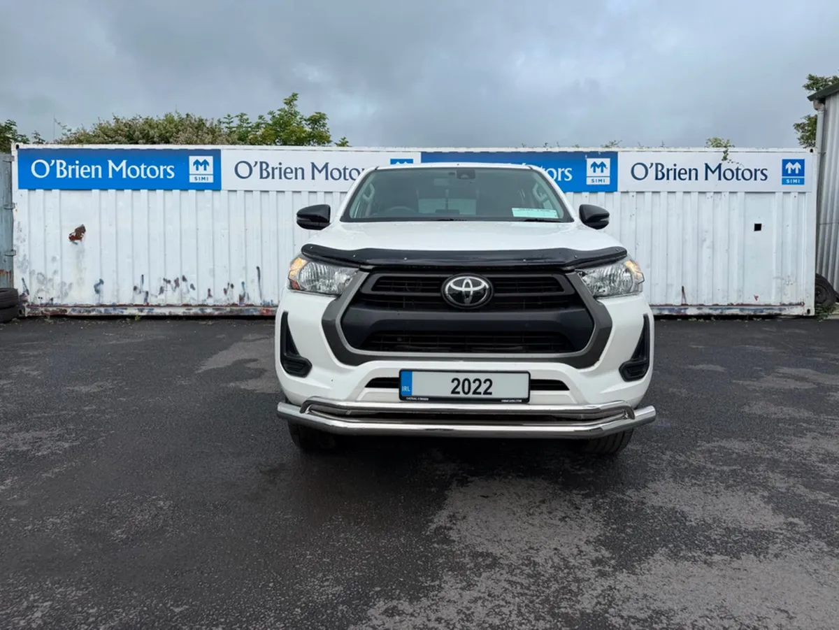 Toyota Hilux ACTIVE D-4D 4WD DCB - Image 2