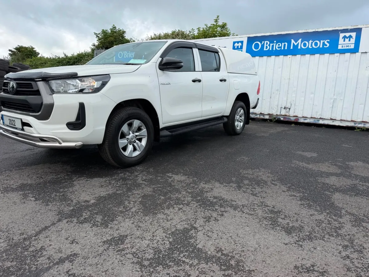 Toyota Hilux ACTIVE D-4D 4WD DCB - Image 3