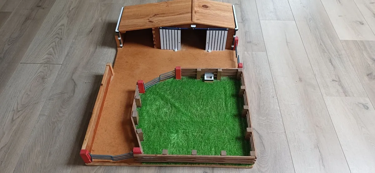 Wooden Farm - Image 1