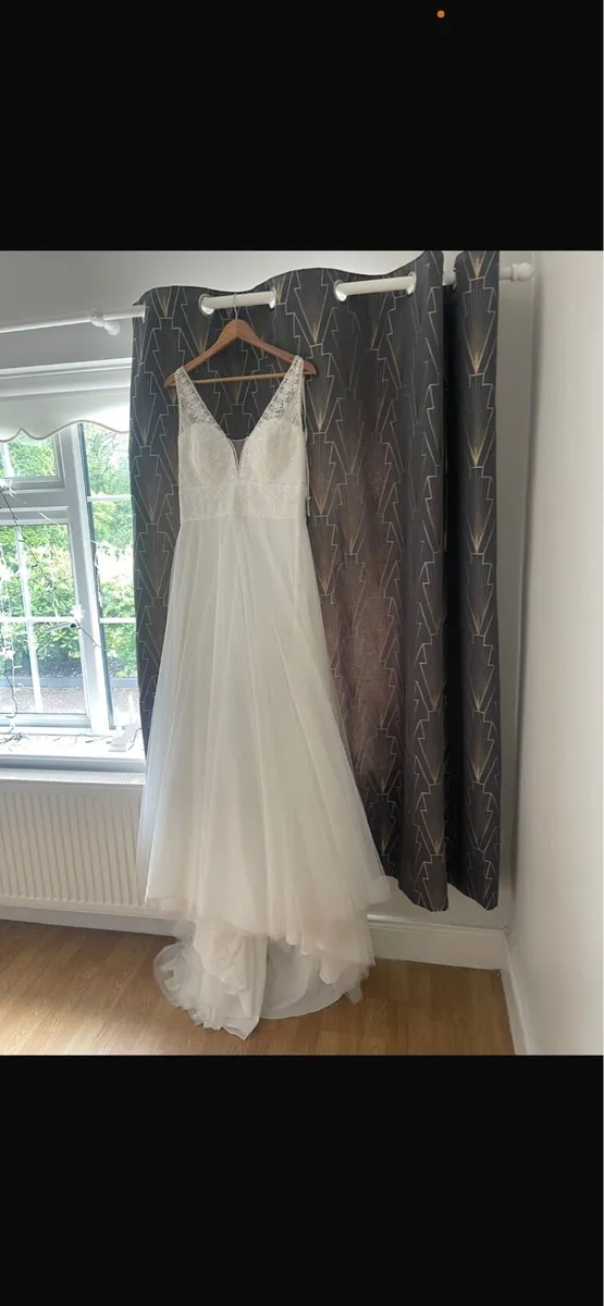 Wedding dress - Image 3