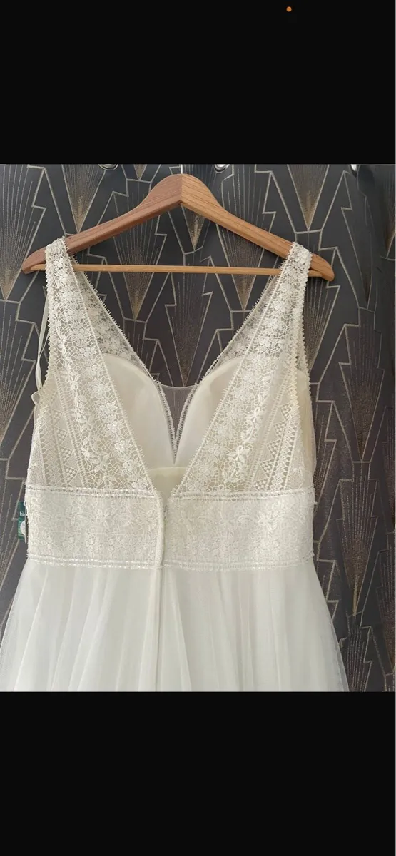 Wedding dress - Image 4