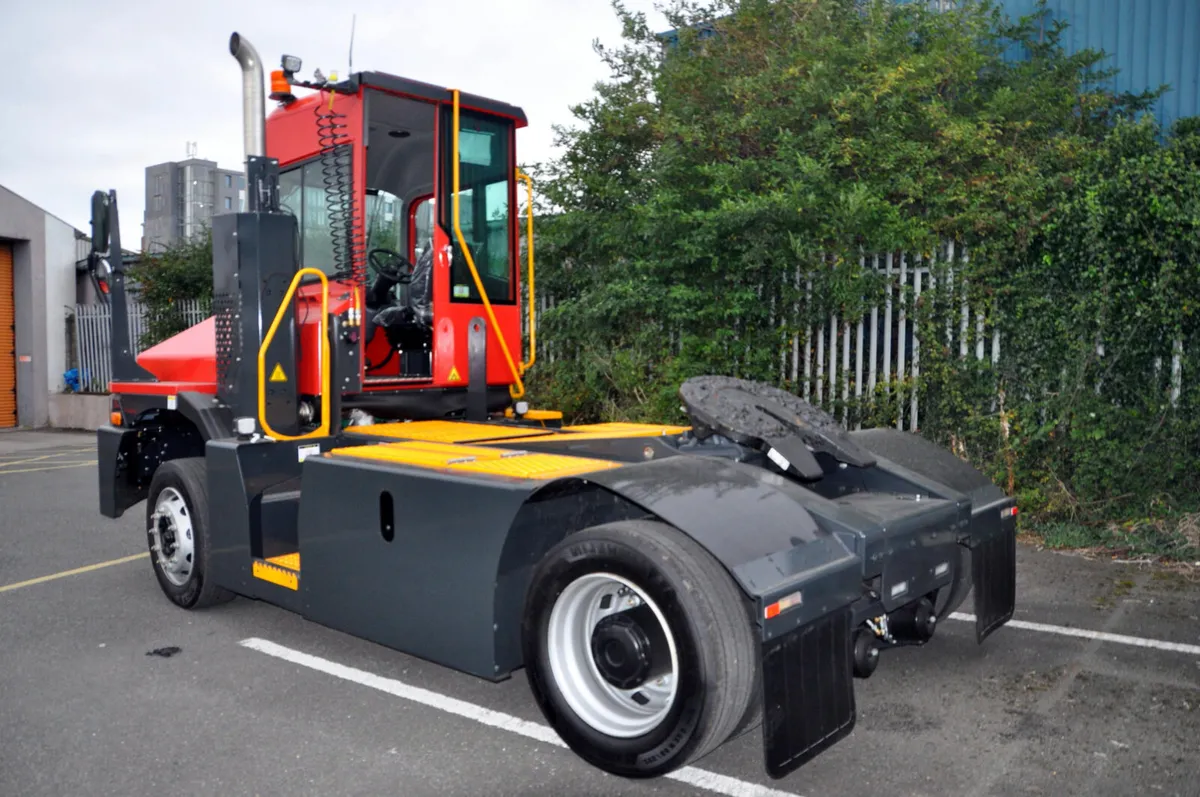 Kalmar Yard Shunter - SAFE SPEEDY Trailer moving - Image 4