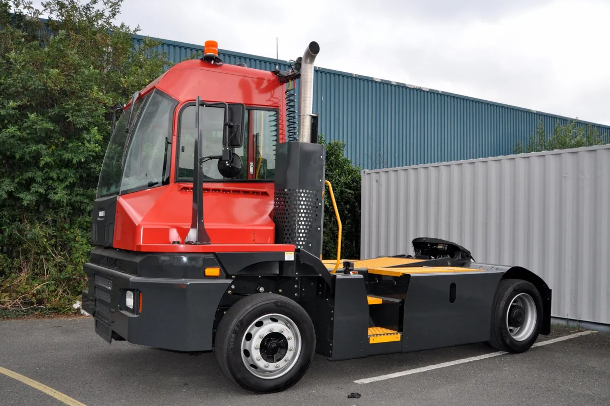 Kalmar Yard Shunter - SAFE SPEEDY Trailer moving - Image 1