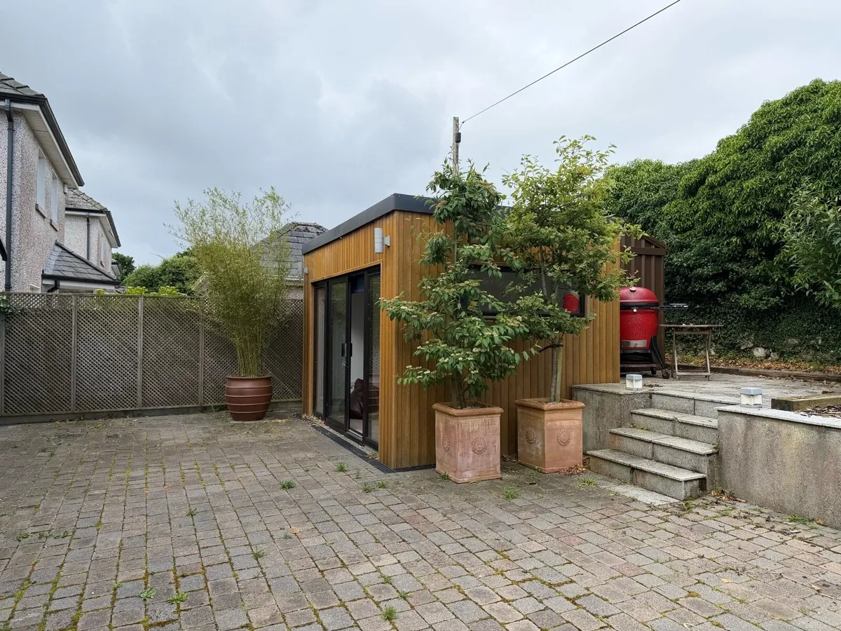 Outdoor Office - Image 2