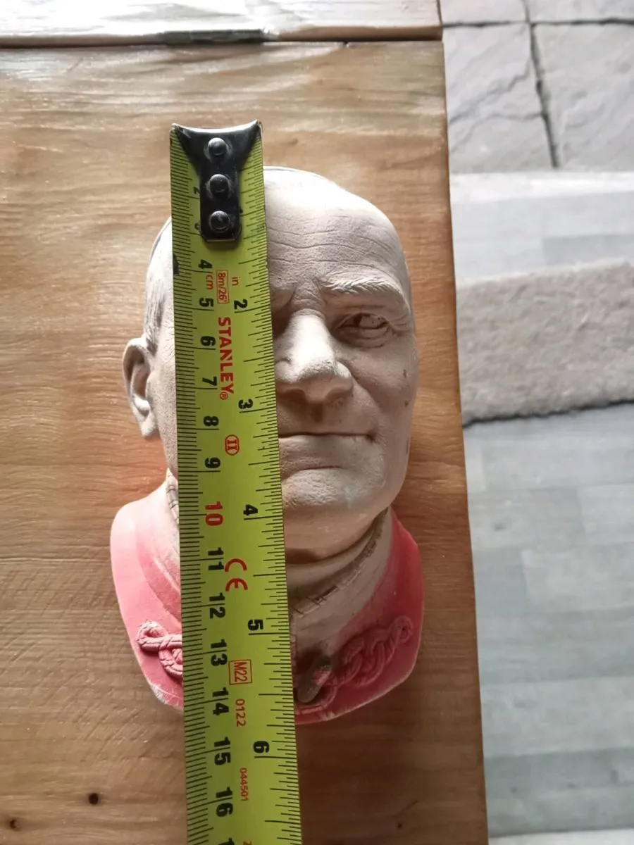 Bust of a pope - Image 2