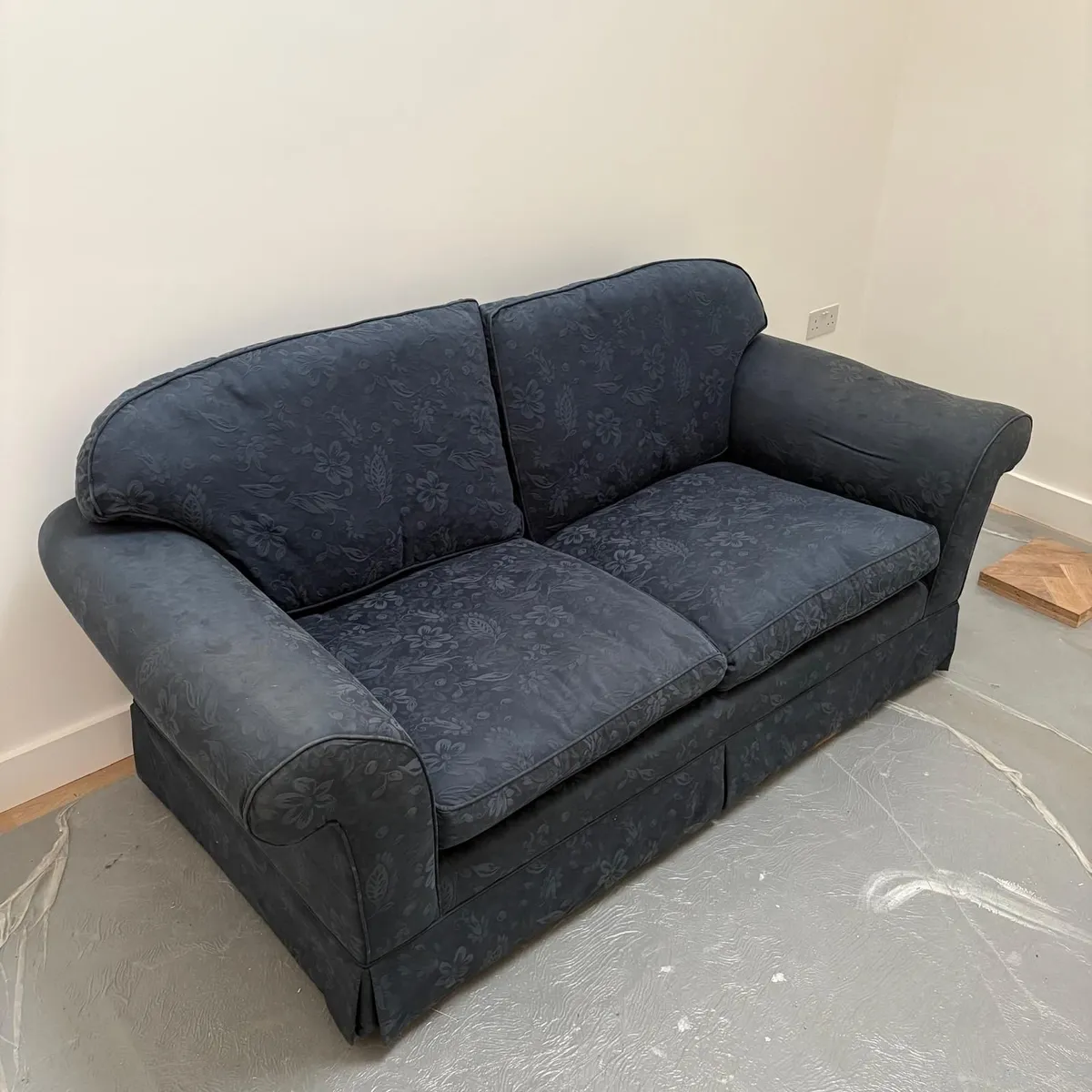 sofa - Image 3