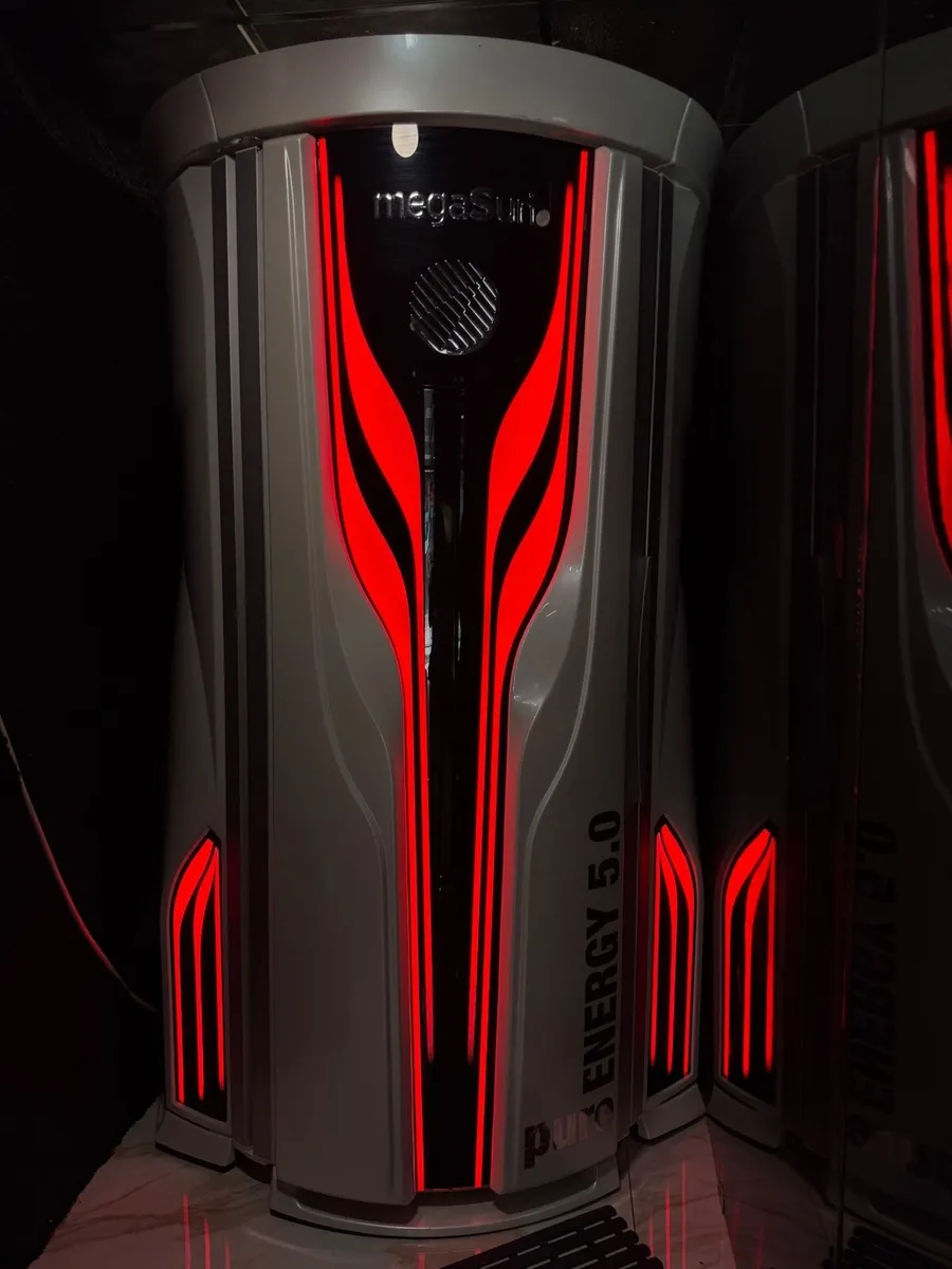 Megasun Pure Energy 5.0 - Stand up Tanning Sunbed - Image 2