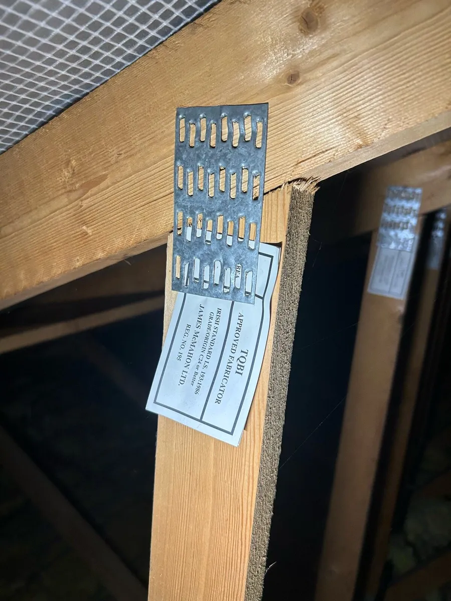 Truss roof for sale - Image 1