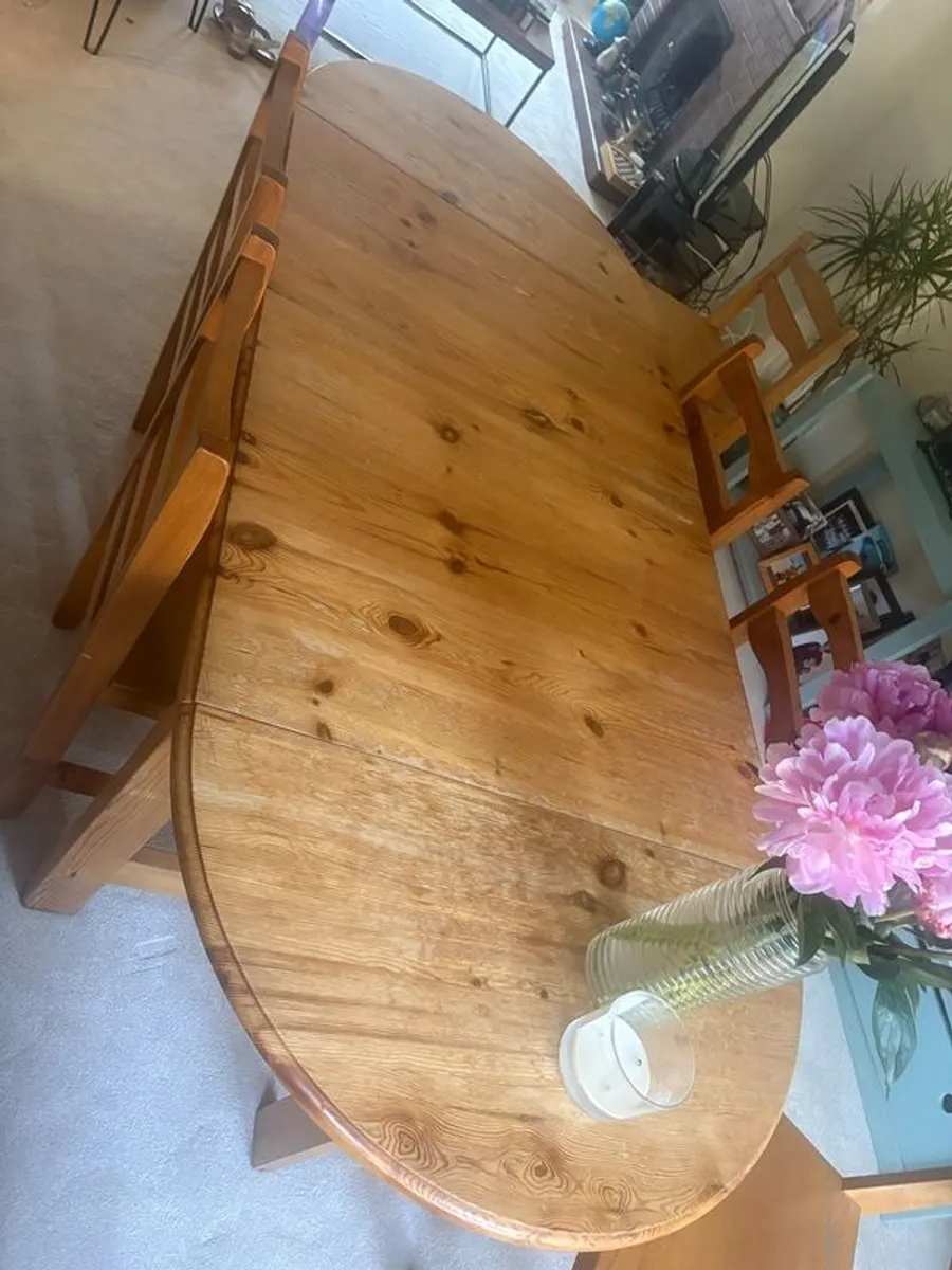 Table-extendable with 6 chairs - Image 2