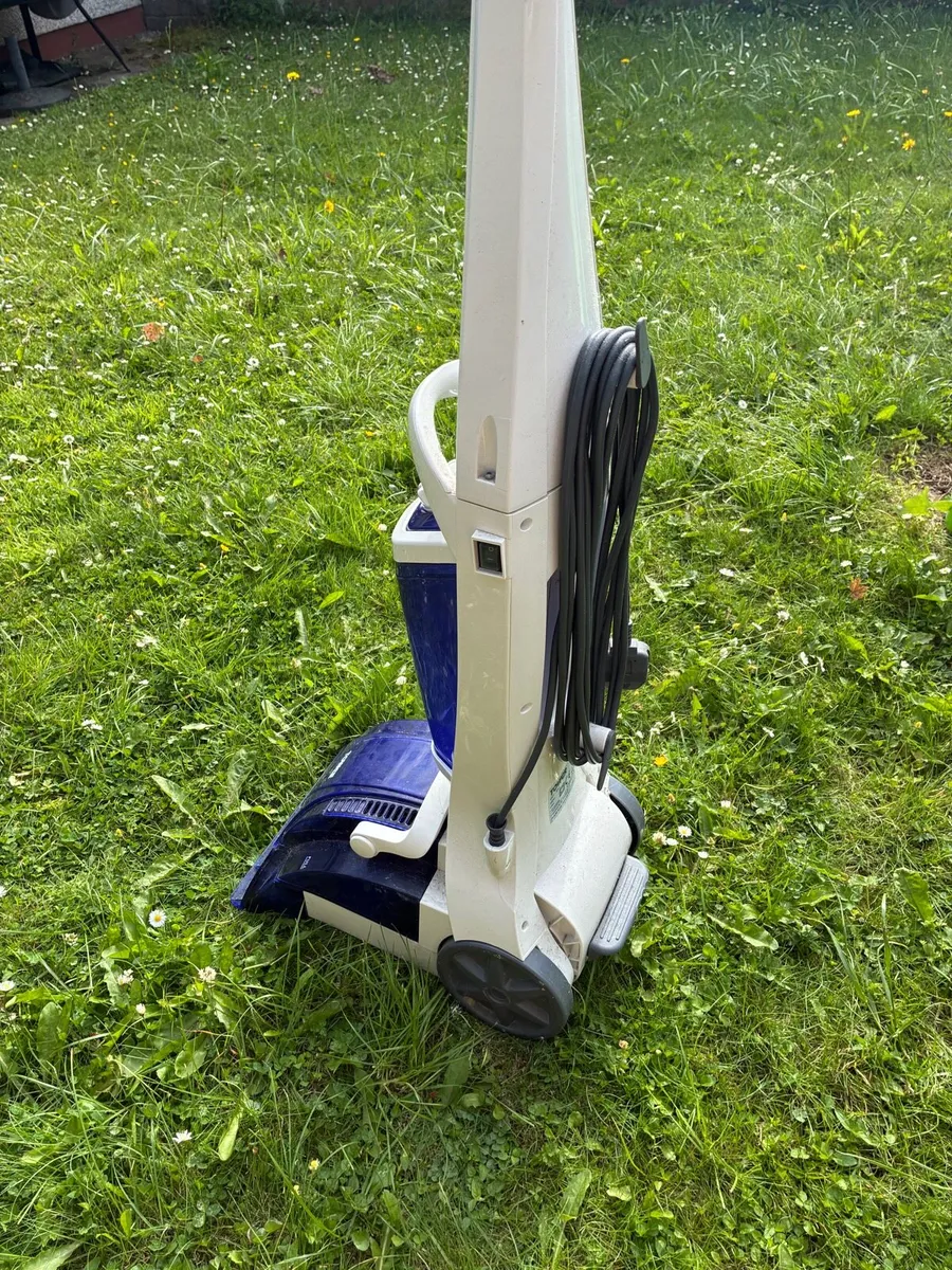 Tower Upright Carpet Cleaner - Image 2