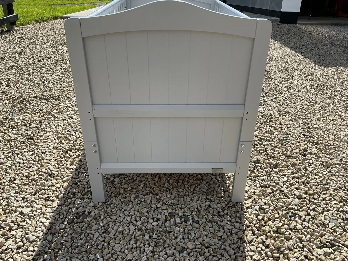 Baby cot/bed - Image 4