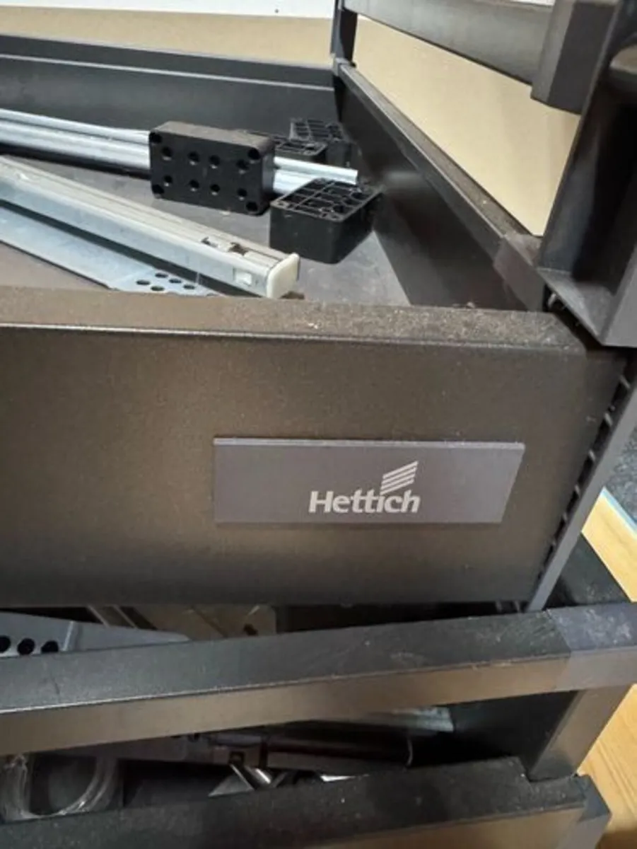 Hettich kitchen drawers (3x set) - Image 1
