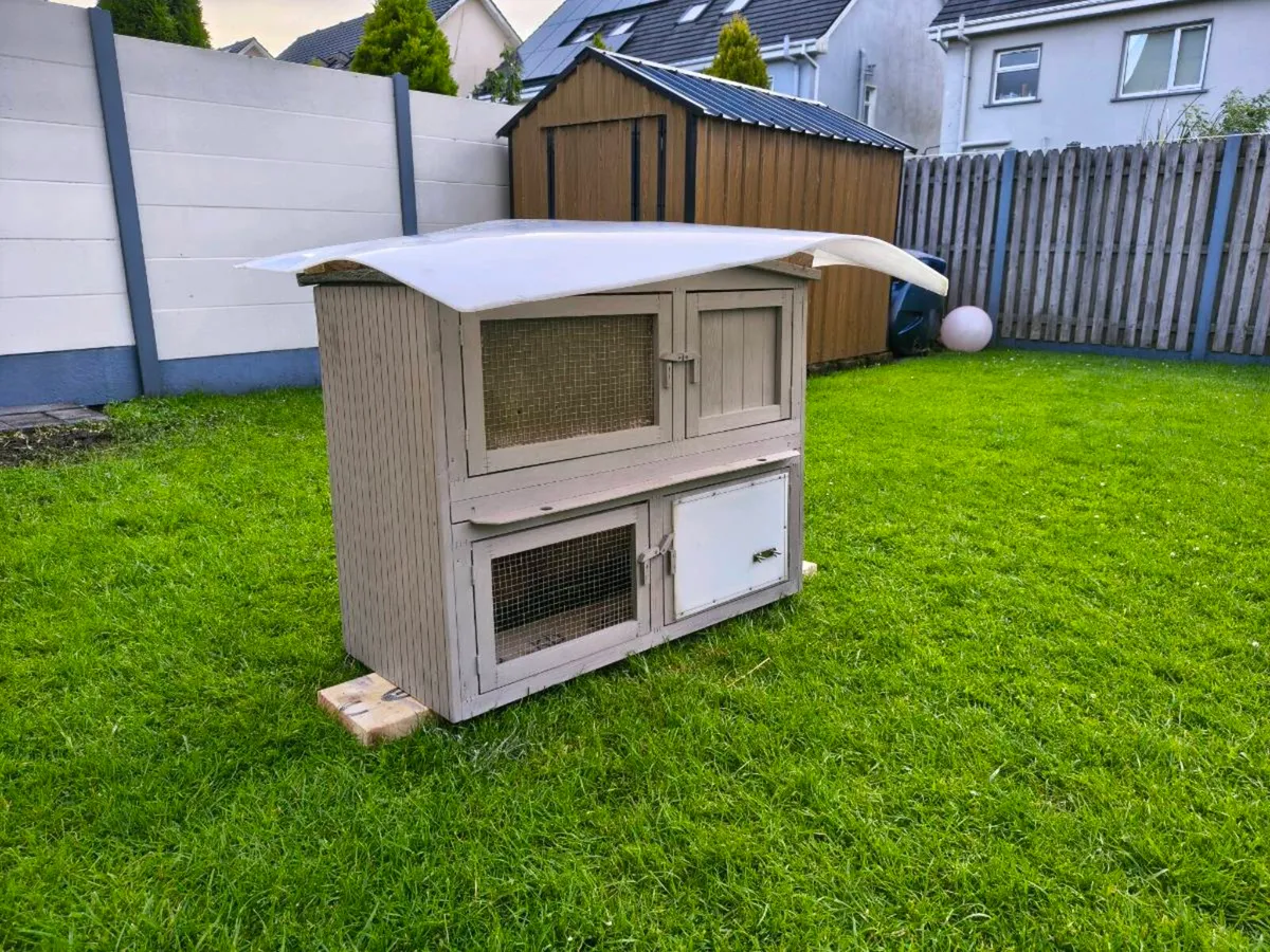 Heavy Duty Insulated All-Season Rabbit Hutch - Image 1