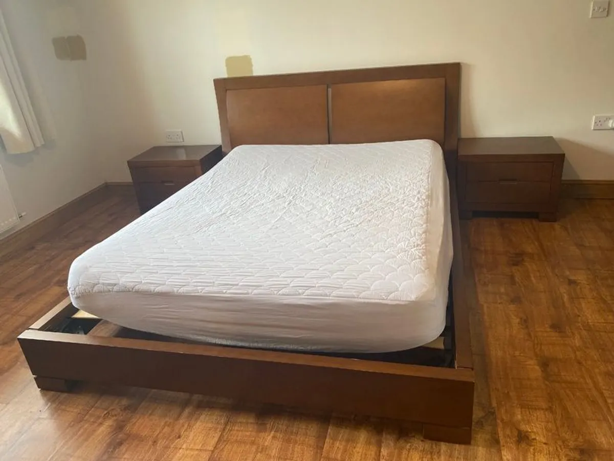 Kingsize bed - Image 1